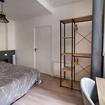 La Grue Jaune نانت